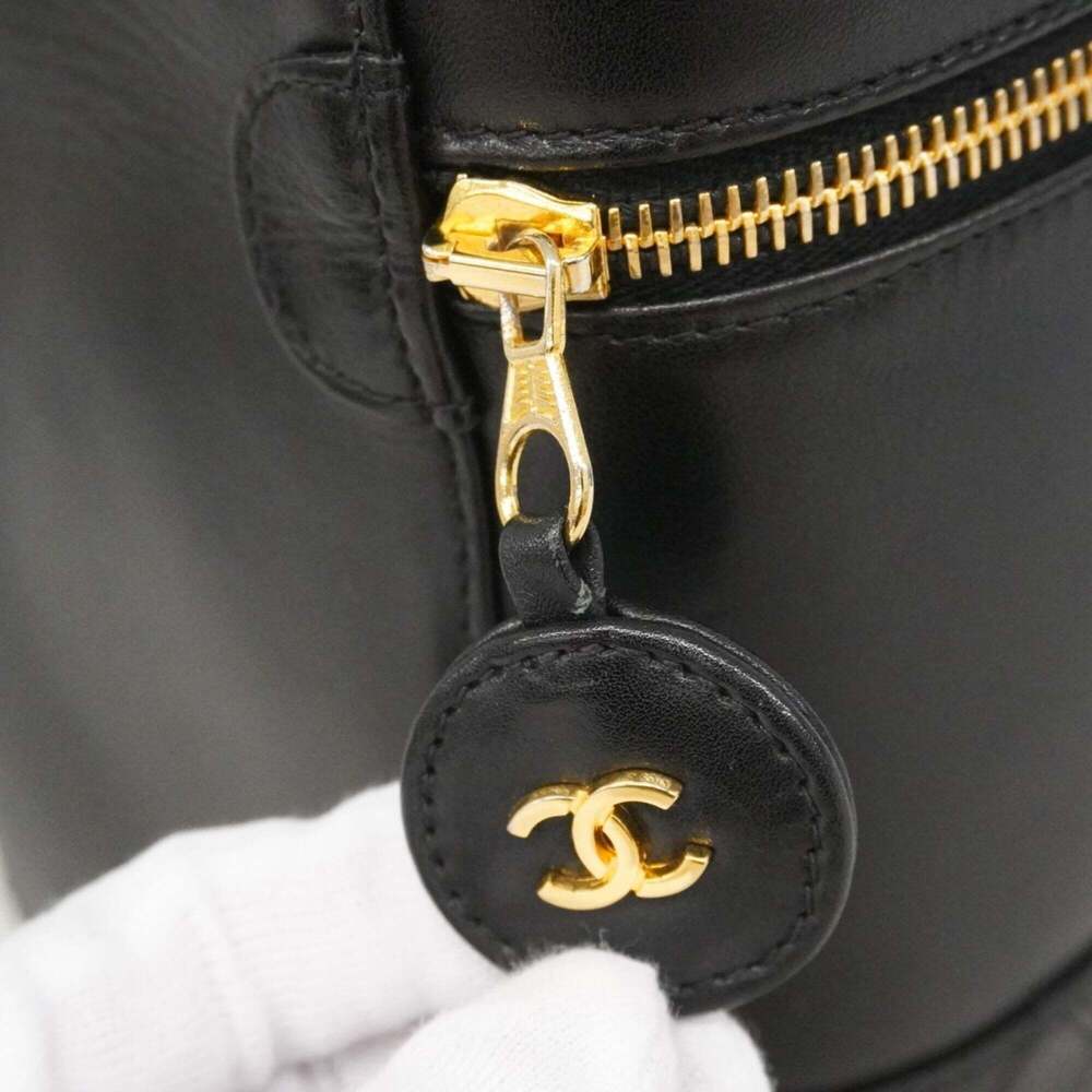 CHANEL Black Lambskin Leather Vanity Bag - Picture 10 of 11